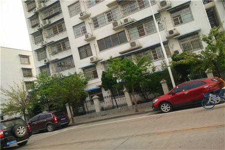 花千树3室2厅1卫74万94m2出售带家具家电分期低费用